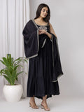 Vestido. Anarkali.  Negro. Premium